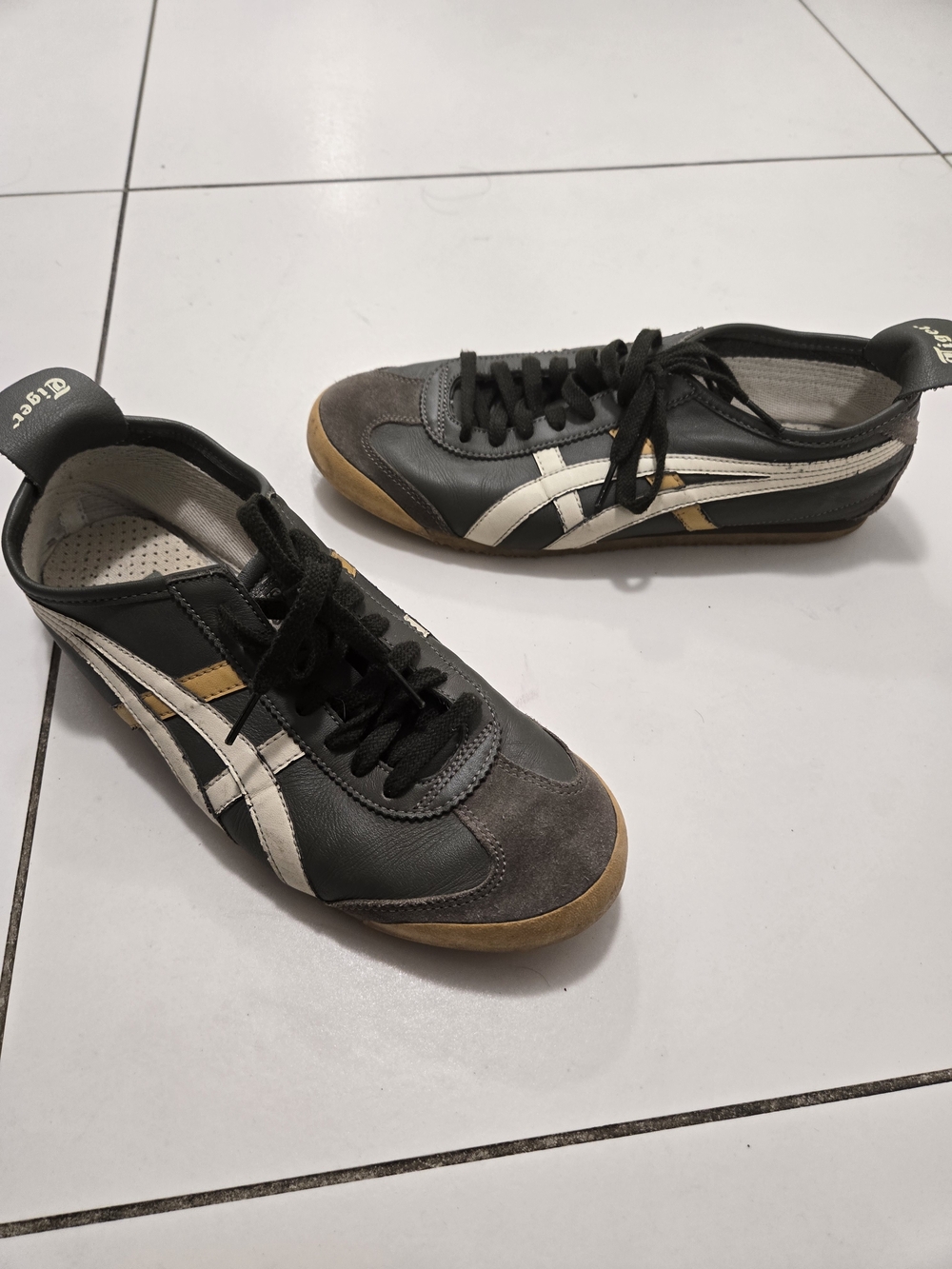 Onitsuka Tiger by Asics Mexico 66 Men’s Black/White Casual Sneakers Size 9